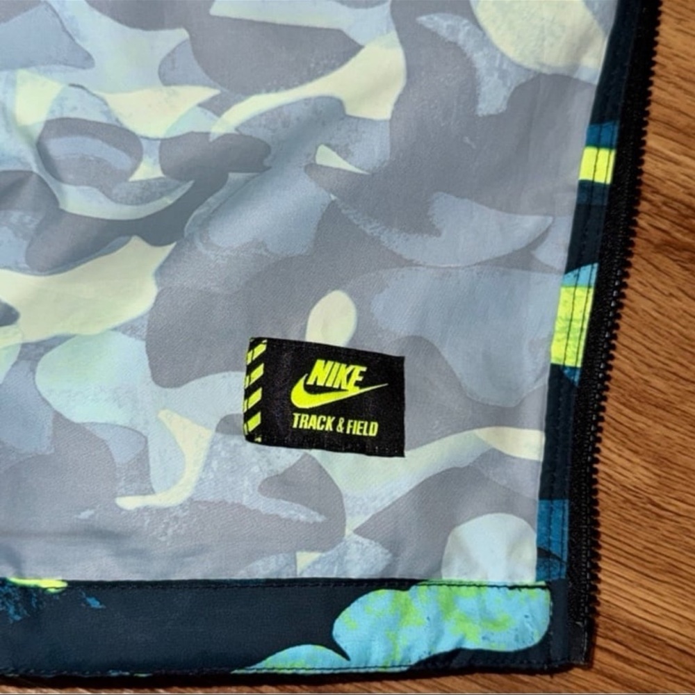 NIKE T/F Windrunner’s Women’s Jacket - Picture 10 of 11